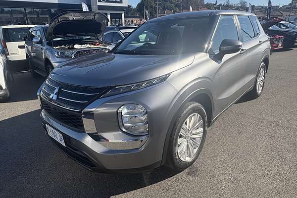 2022 Mitsubishi Outlander ES ZM