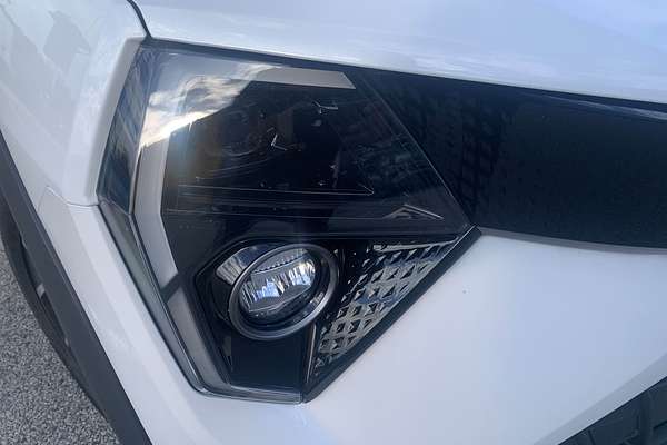 2025 Mahindra XUV3XO