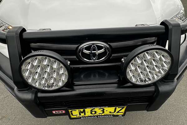 2017 Toyota Hilux SR GUN126R