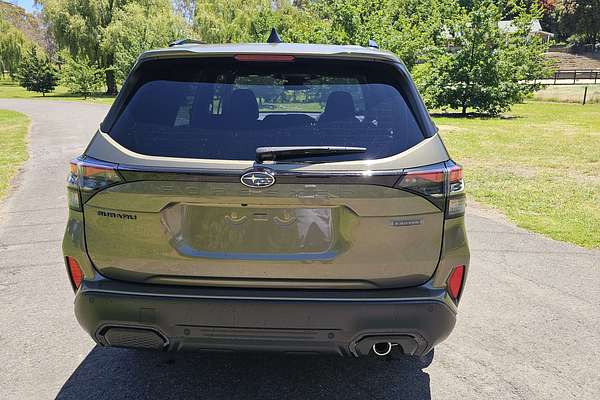 2025 Subaru Forester Hybrid Touring S6