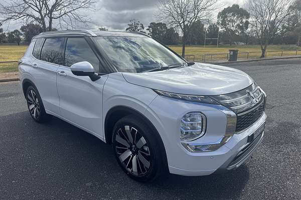 2025 Mitsubishi Outlander Exceed Tourer ZM