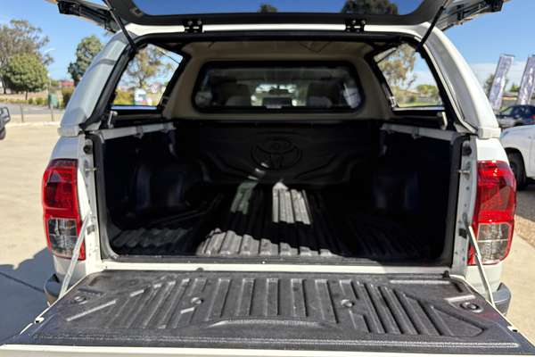 2017 Toyota Hilux SR5 (4x4) GUN126R MY17 4X4