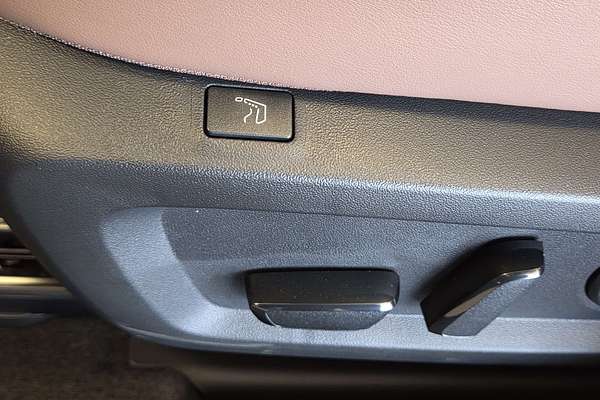 2025 Mitsubishi Outlander Exceed Tourer ZM