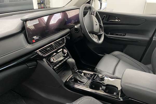 2025 Mahindra XUV700 AX7L