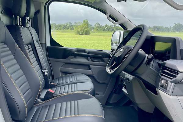 2025 Ford Transit Custom Trail