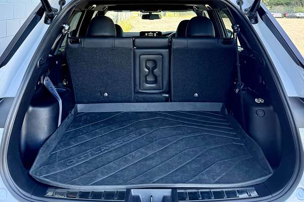 2023 Mitsubishi Outlander Exceed ZM