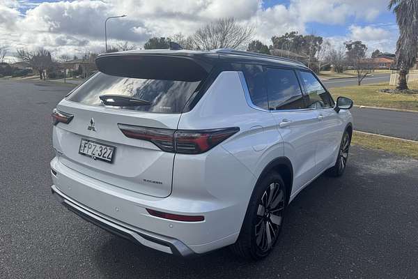 2025 Mitsubishi Outlander Exceed Tourer ZM