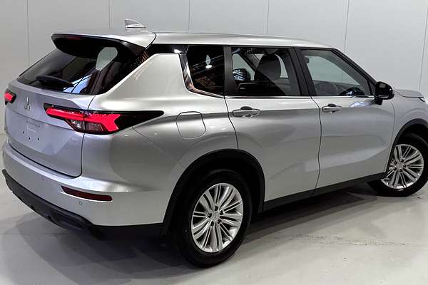 2023 Mitsubishi Outlander ES ZM 2WD