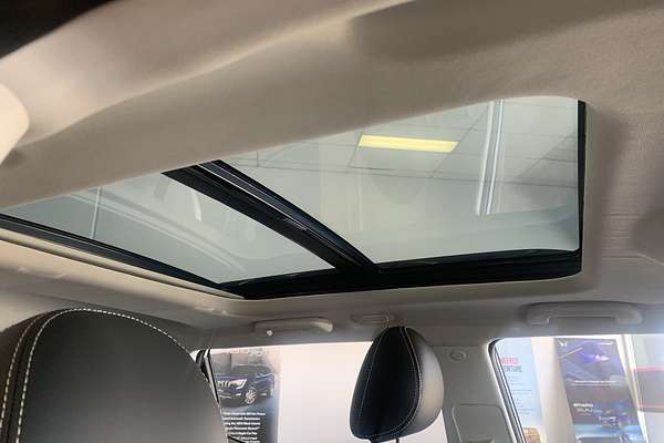 2025 Mahindra XUV3XO