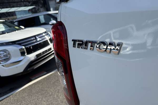2022 Mitsubishi Triton GLX+ MR 4X4