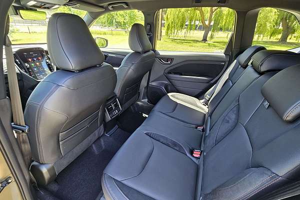 2025 Subaru Forester Hybrid Touring S6