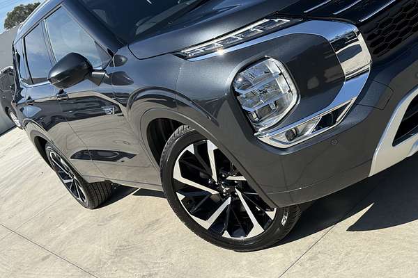 2025 Mitsubishi Outlander PHEV Exceed ZM