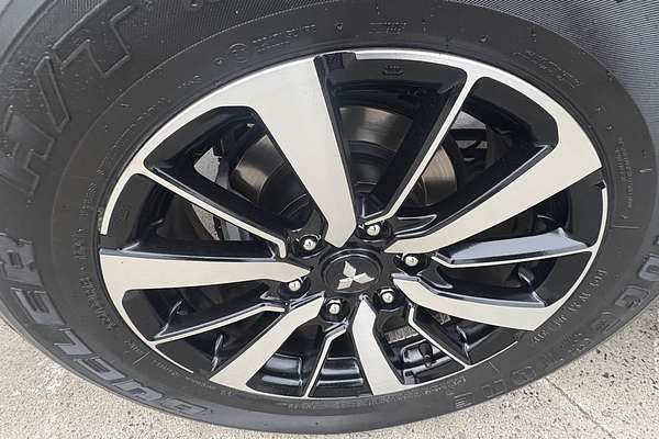 2017 Mitsubishi Pajero Sport GLS QE