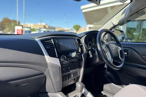 2021 Mitsubishi Triton GLX+ MR 4X4