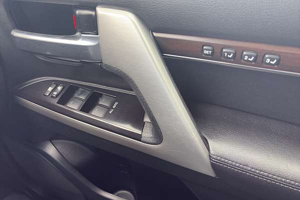 2020 Toyota Landcruiser Sahara VDJ200R