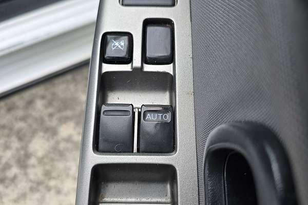 2013 Nissan Navara ST-R (4x4) D22 SERIES 5 4X4