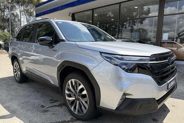 2025 Subaru Forester Hybrid Touring S6