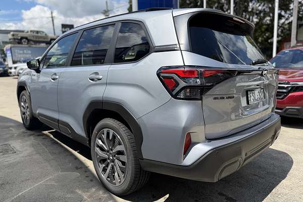 2025 Subaru Forester Hybrid Touring S6
