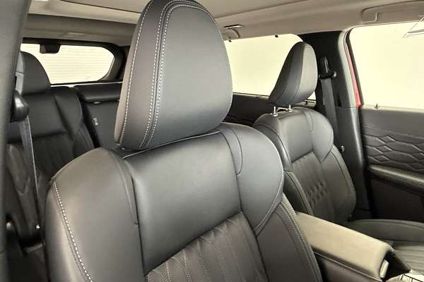 2025 Mitsubishi Outlander Exceed ZM