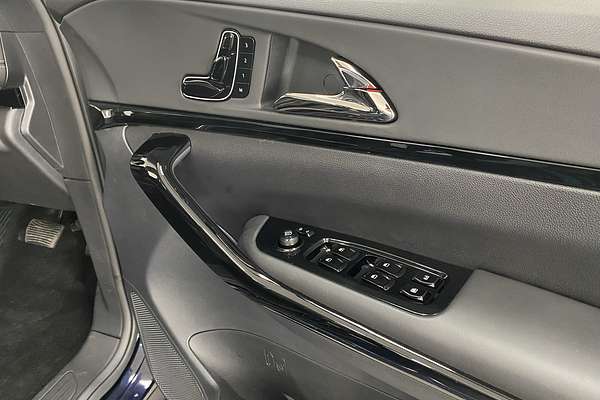 2025 Mahindra XUV700 AX7L