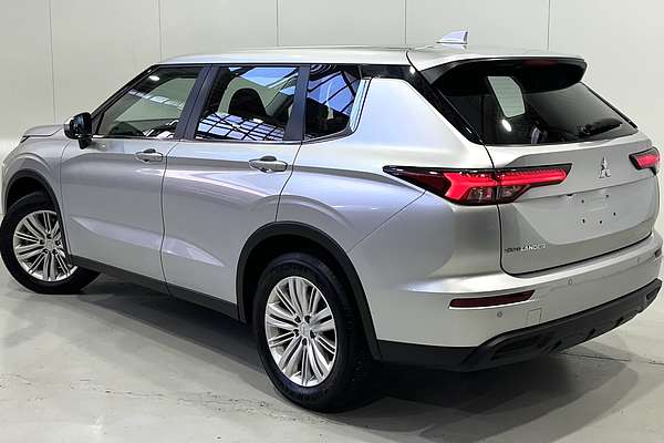 2023 Mitsubishi Outlander ES ZM 2WD