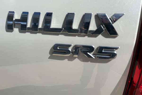 2017 Toyota Hilux SR5 (4x4) GUN126R MY17 4X4