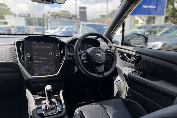 2025 Subaru Forester Hybrid Touring S6