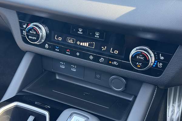 2025 Mitsubishi Outlander Exceed ZM