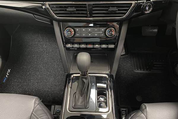 2025 Mahindra XUV700 AX7L