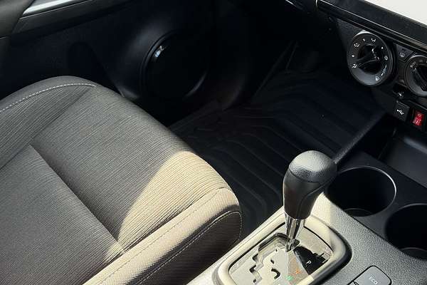 2025 Toyota Hilux SR GUN126R 4X4