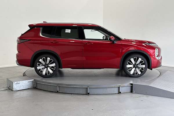 2025 Mitsubishi Outlander Exceed ZM