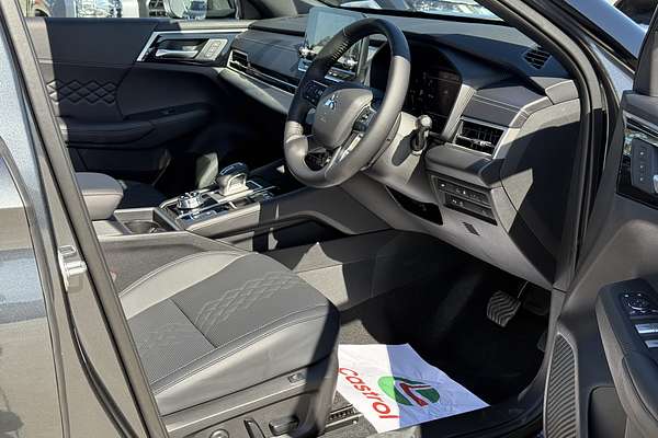 2025 Mitsubishi Outlander PHEV GSR ZM