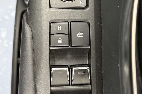 2019 Lexus NX LUXURY (FWD) AGZ10R