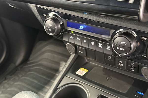 2024 Toyota Hilux SR5 48V GUN126R 4X4