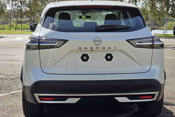2025 Nissan QASHQAI ST-L J12