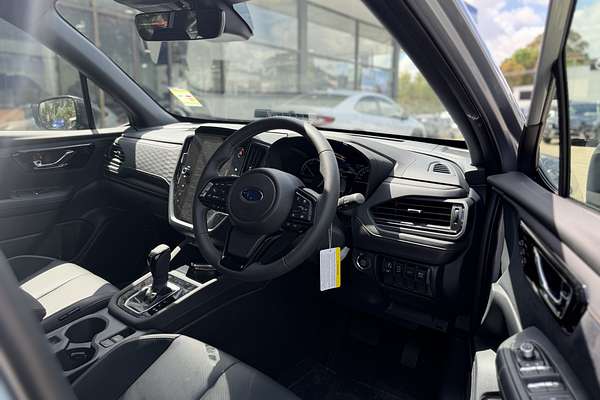 2025 Subaru Forester Hybrid Touring S6