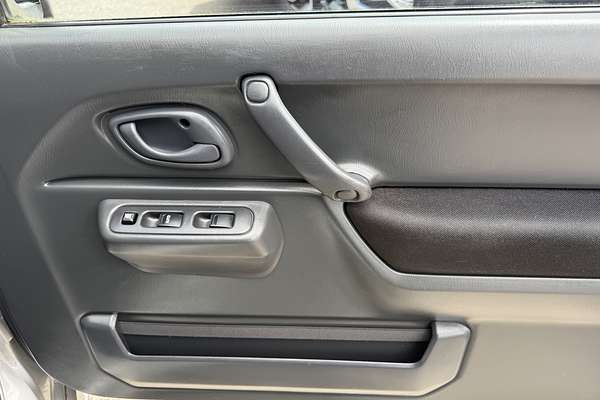 2016 Suzuki Jimny Sierra SN413 T6