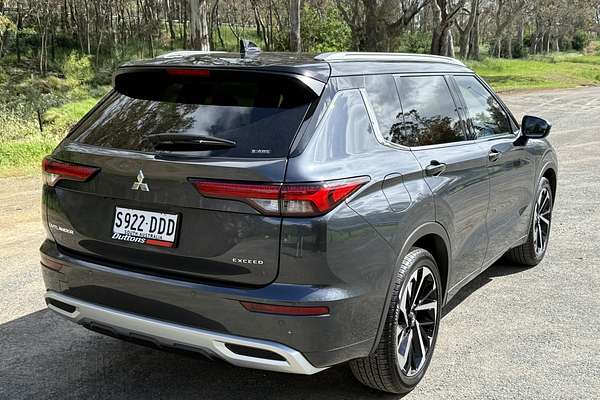 2024 Mitsubishi Outlander Exceed ZM