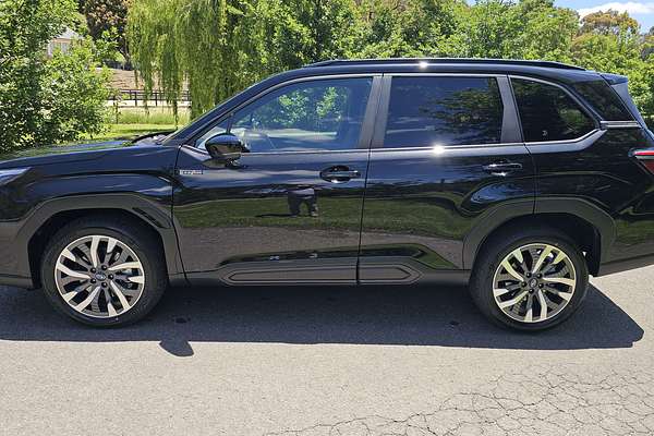 2025 Subaru Forester Hybrid Touring S6