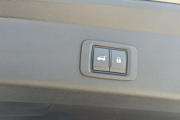 2025 Mitsubishi Outlander PHEV GSR ZM