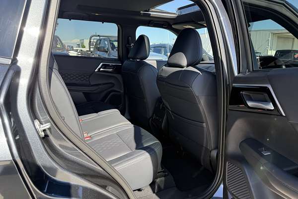 2025 Mitsubishi Outlander PHEV GSR ZM