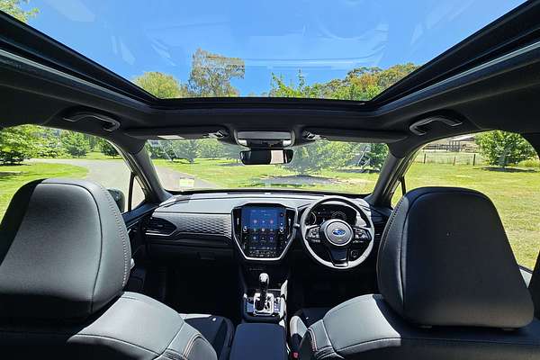 2025 Subaru Forester Hybrid Touring S6