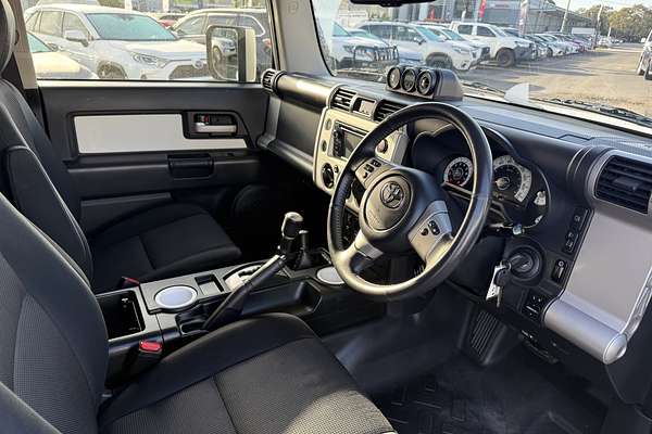 2013 Toyota FJ Cruiser GSJ15R