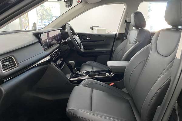2025 Mahindra XUV700 AX7L