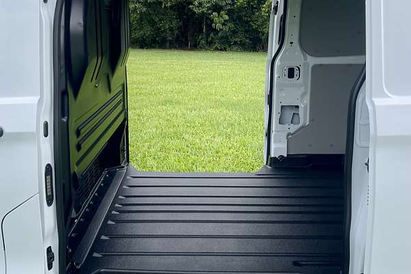 2025 Ford Transit Custom Trail