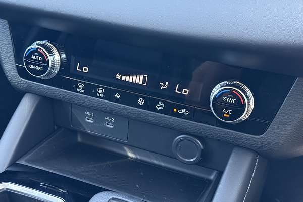 2025 Mitsubishi Outlander ES ZM