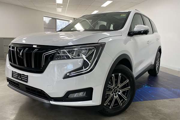 2025 Mahindra XUV700 AX7L