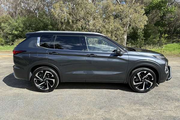 2024 Mitsubishi Outlander Exceed ZM