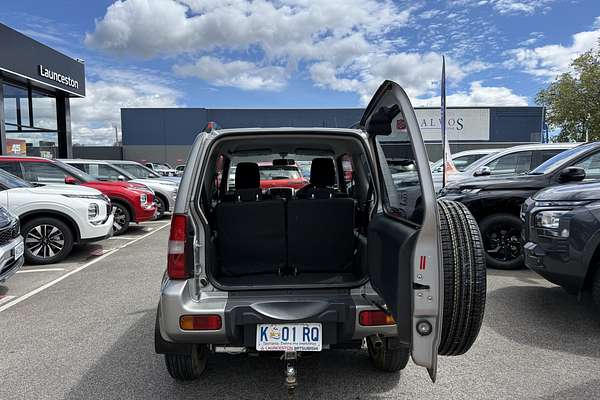 2016 Suzuki Jimny Sierra SN413 T6