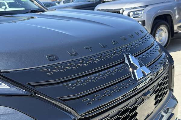 2025 Mitsubishi Outlander PHEV GSR ZM